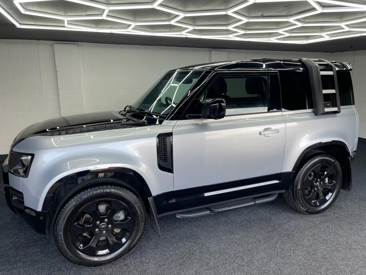 Used Land Rover Defender 2023 for sale - 76635437: Photo 16