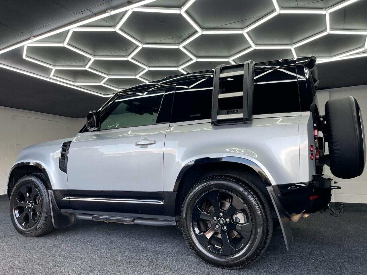 Used Land Rover Defender 2023 for sale - 76635437: Photo 17