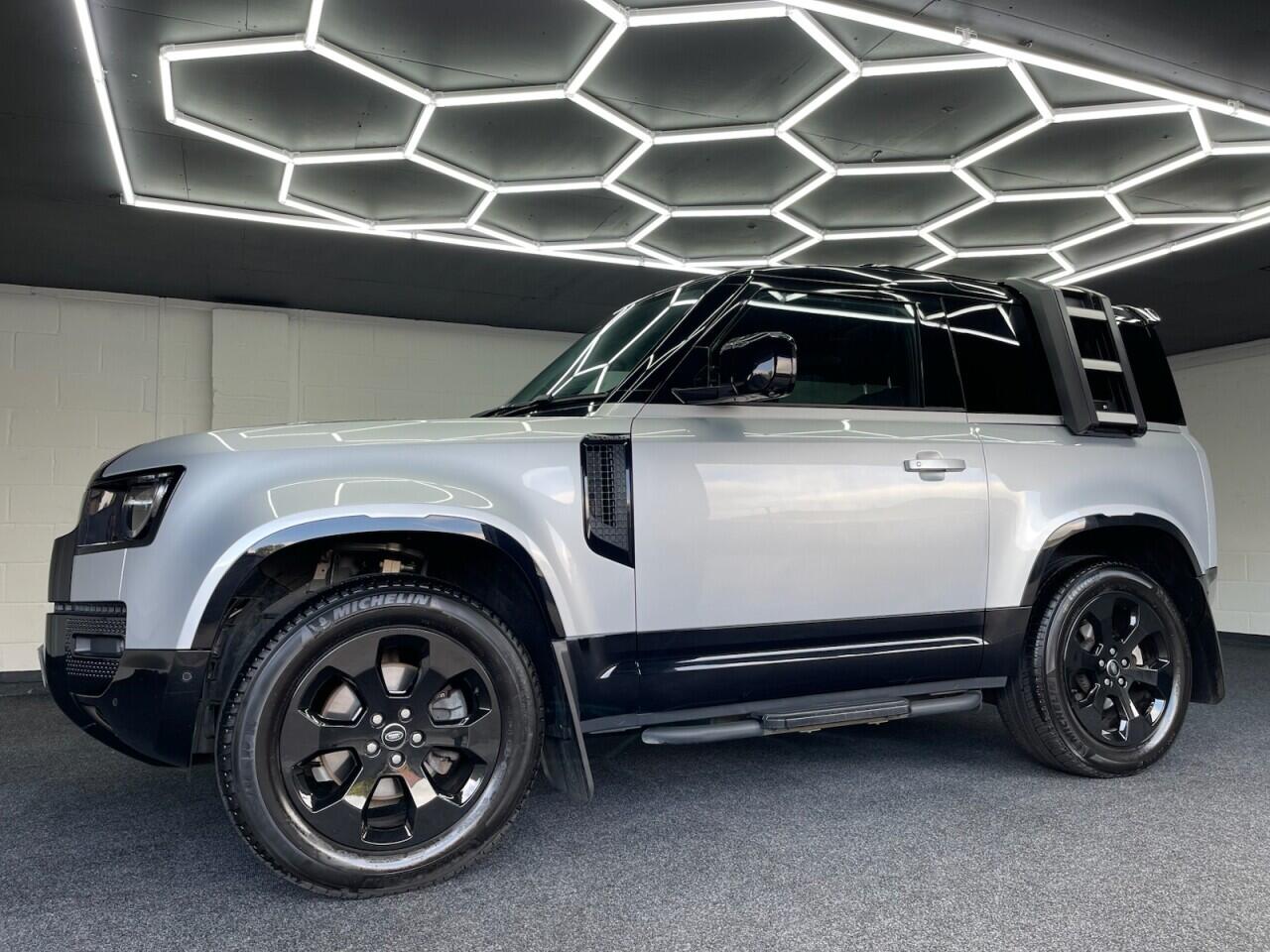 Used Land Rover Defender 2023 for sale - 76635437: Photo 3