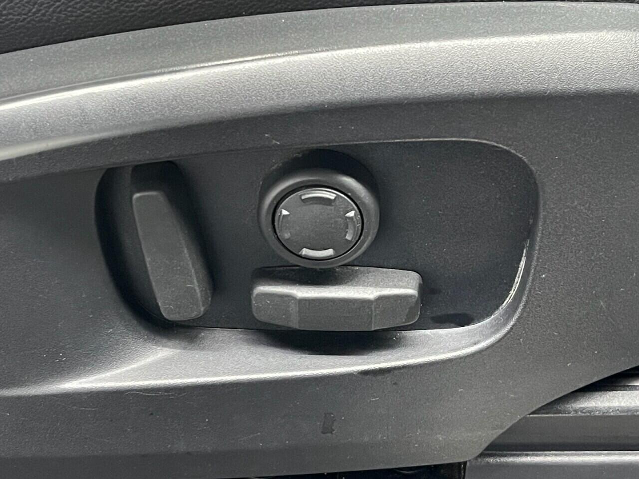 Used Land Rover Defender 2023 for sale - 76635437: Photo 36