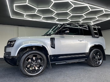 Used Land Rover Defender 2023 for sale - 76635437: Photo