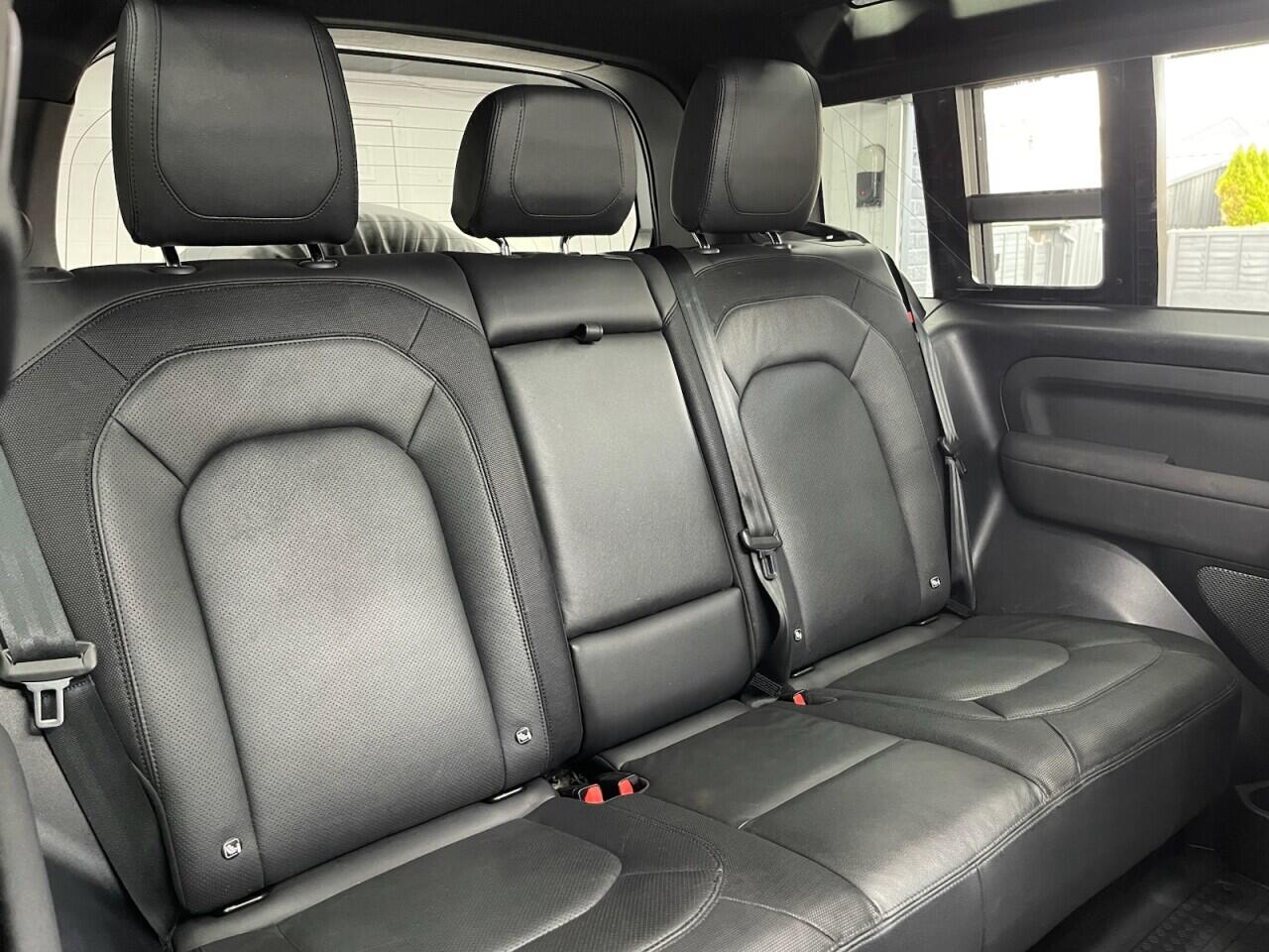 Used Land Rover Defender 2023 for sale - 76635437: Photo 40