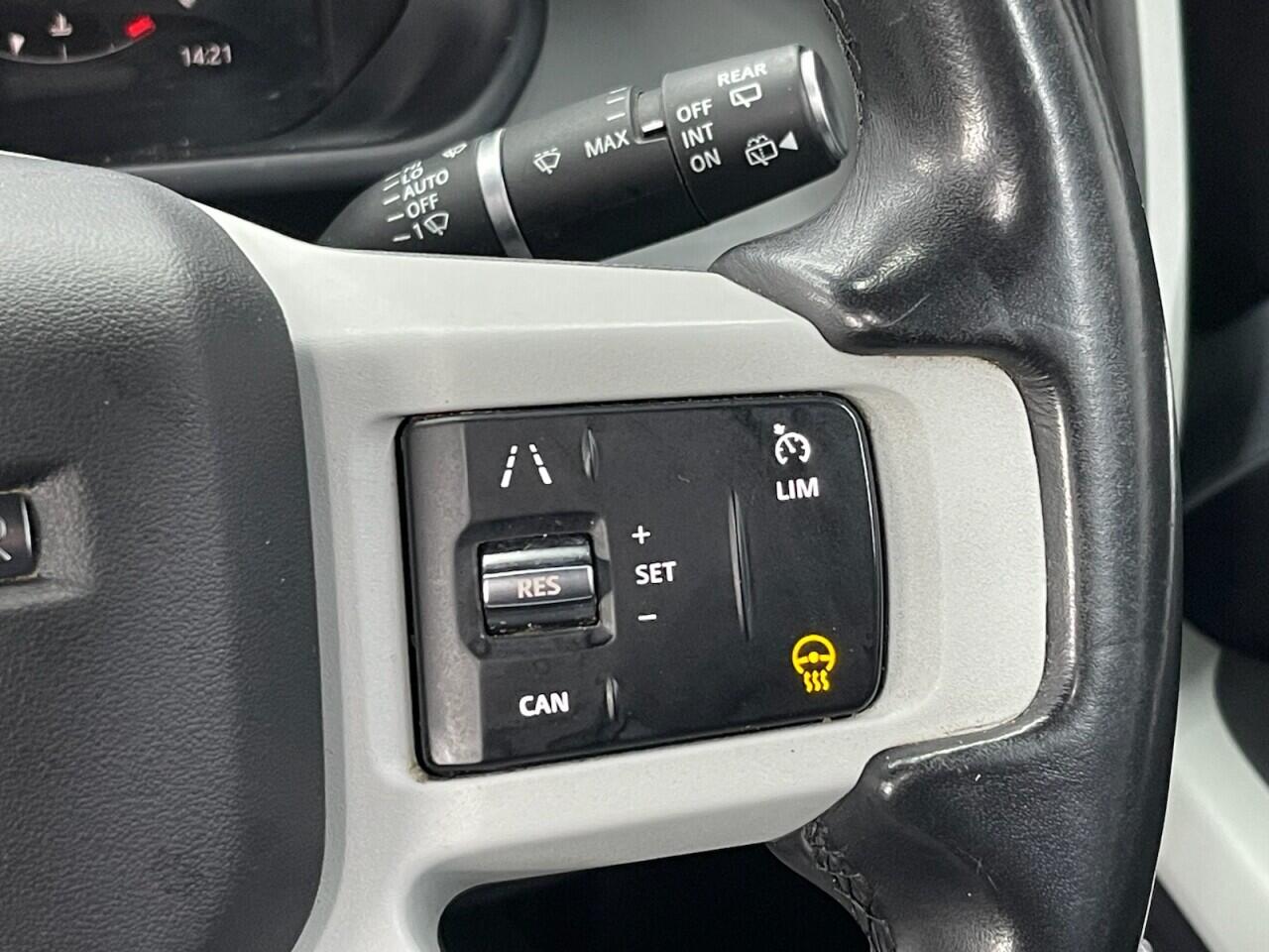 Used Land Rover Defender 2023 for sale - 76635437: Photo 44