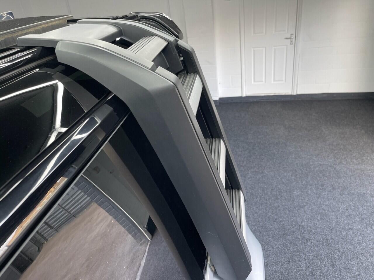 Used Land Rover Defender 2023 for sale - 76635437: Photo 59