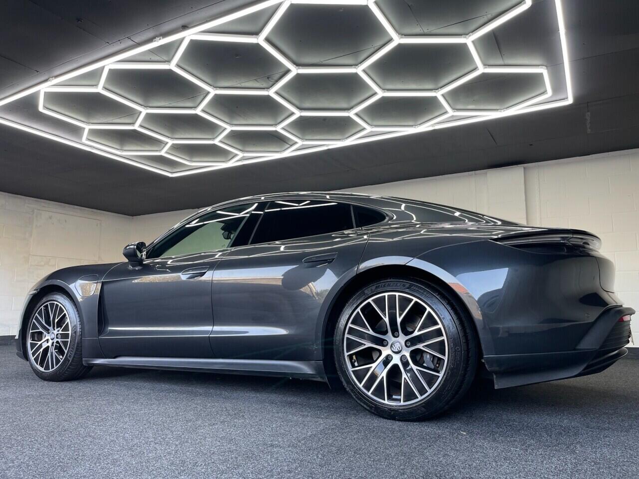 Used Porsche Taycan 2021 for sale - 77612932: Photo 26