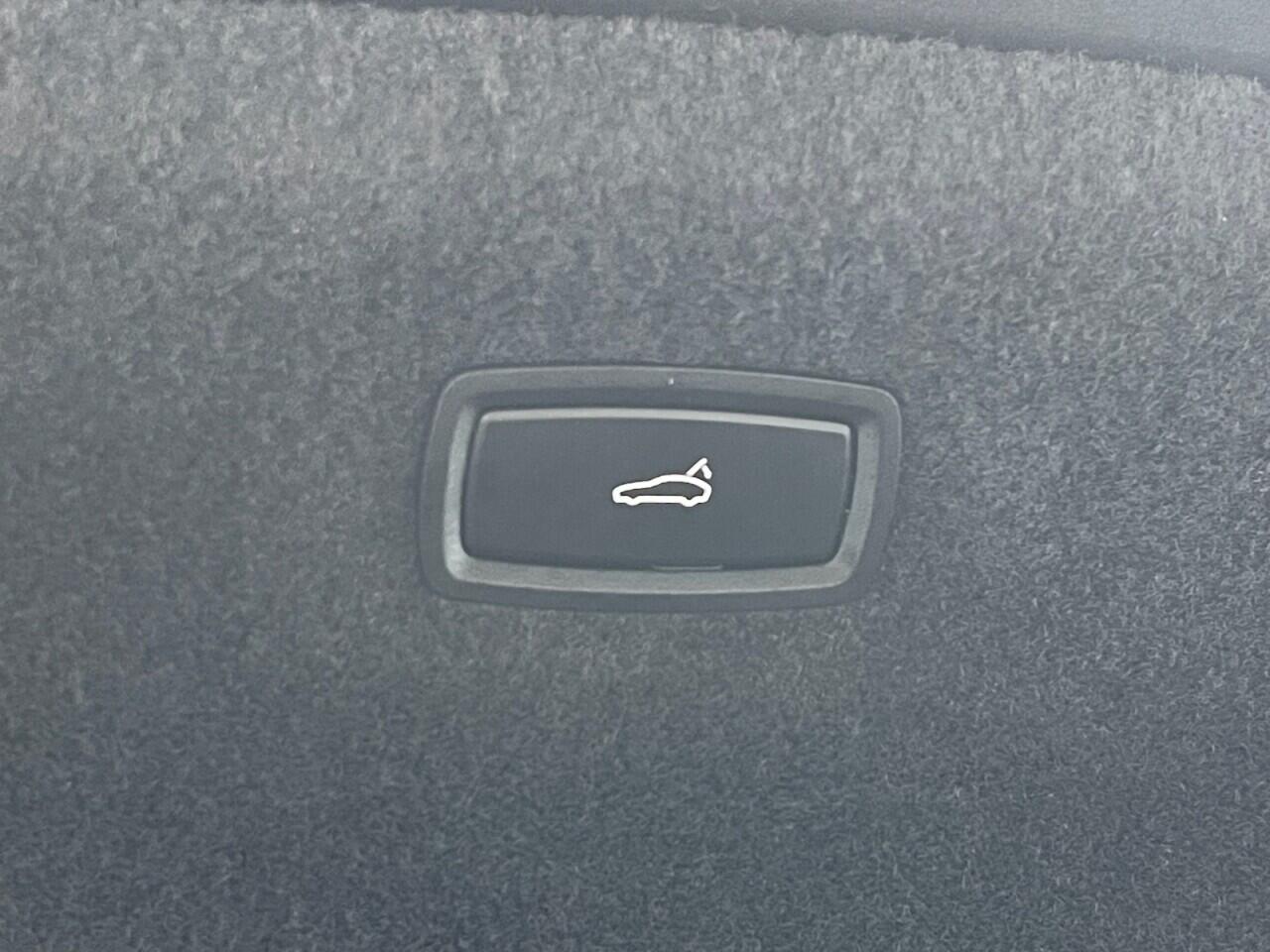 Used Porsche Taycan 2021 for sale - 77612932: Photo 32