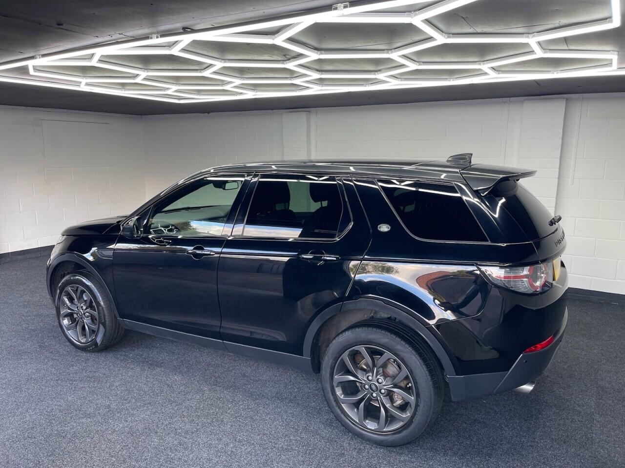 Used Land Rover Discovery Sport 2018 for sale - 76635428: Photo 17