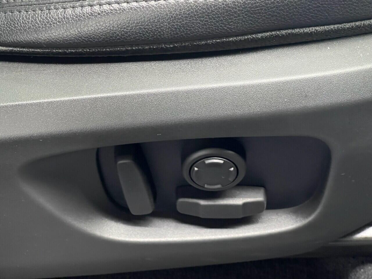 Used Land Rover Discovery Sport 2018 for sale - 76635428: Photo 31