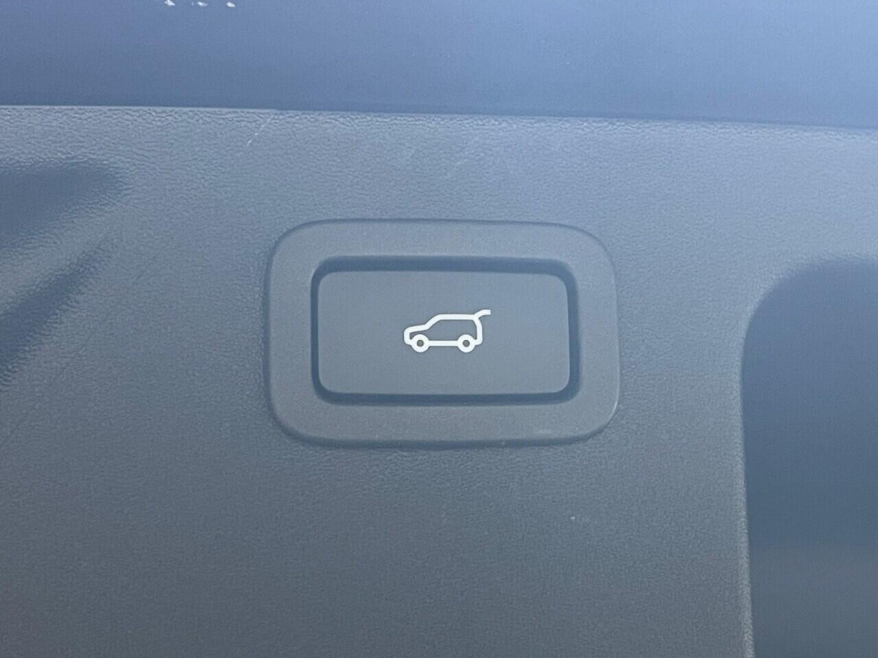 Used Land Rover Discovery Sport 2018 for sale - 76635428: Photo 48