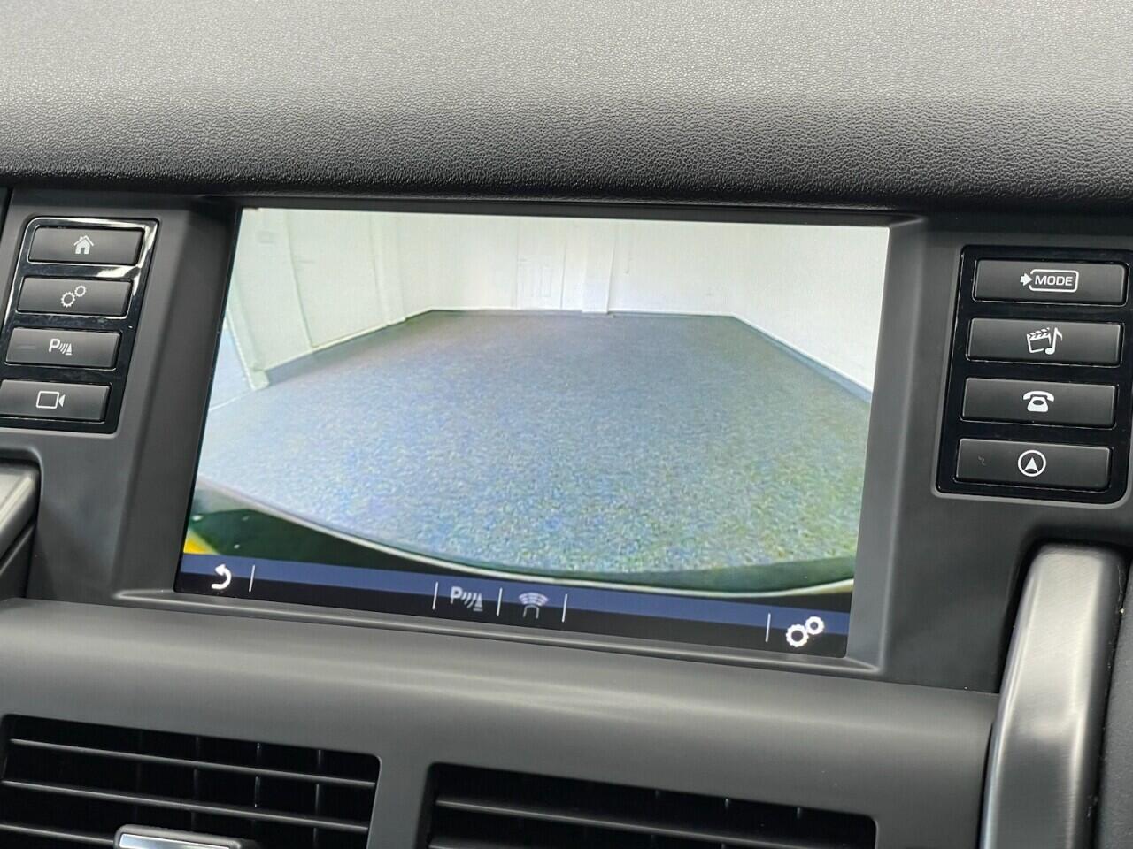 Used Land Rover Discovery Sport 2018 for sale - 76635428: Photo 9