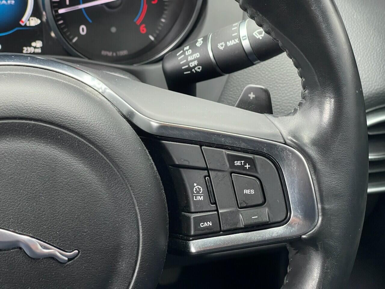 Used Jaguar XE 2017 for sale - 77524402: Photo 33