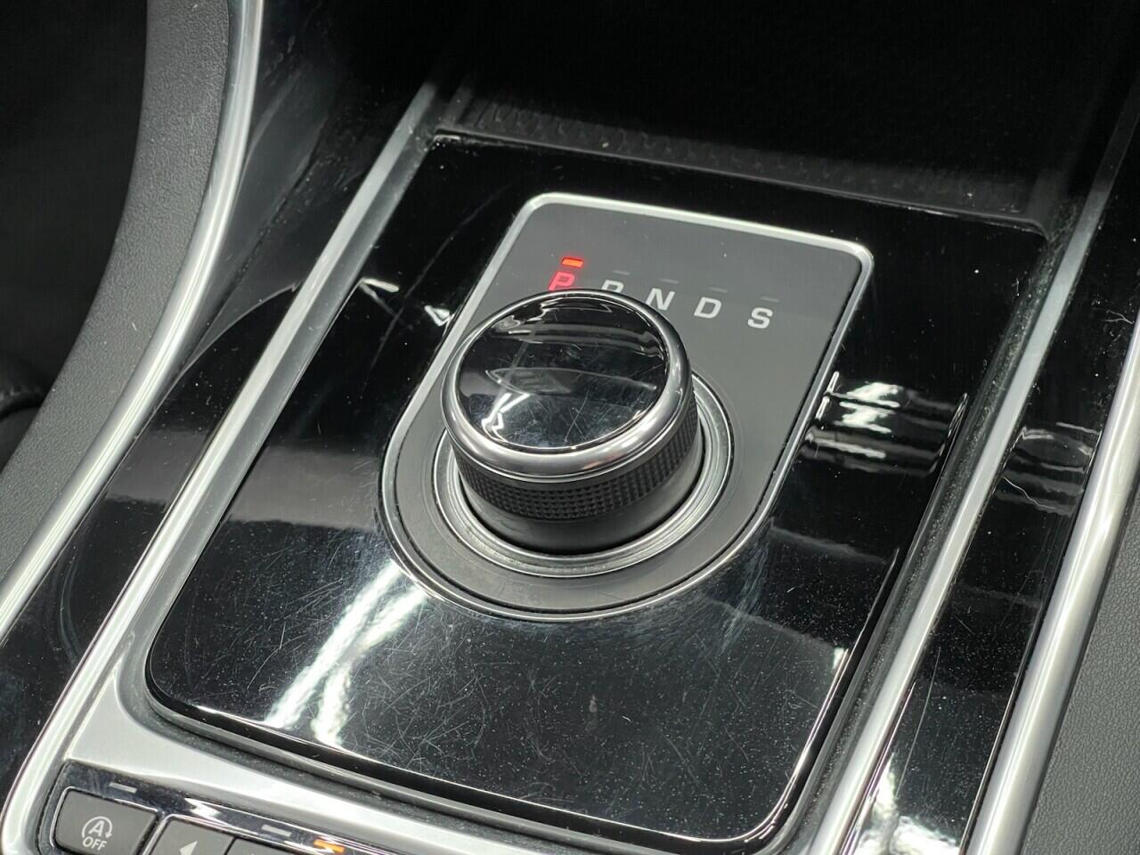 Used Jaguar XE 2017 for sale - 77524402: Photo 40