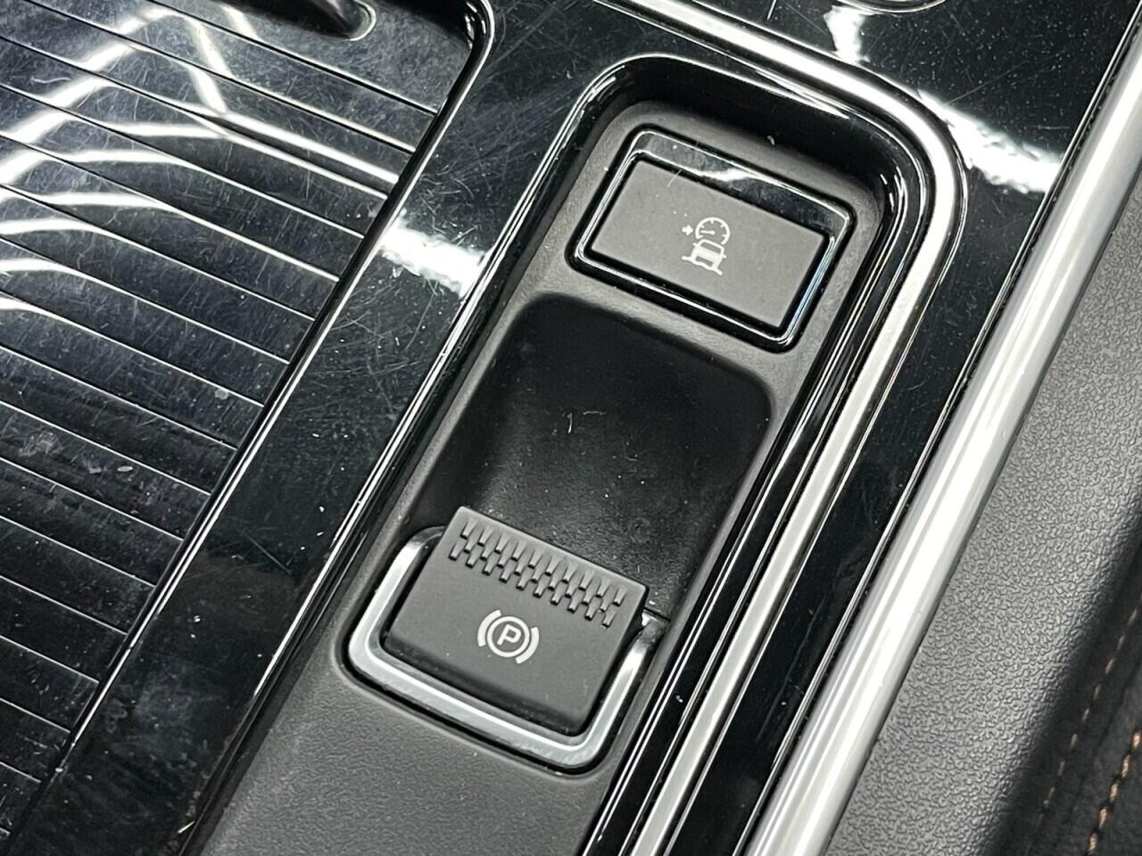 Used Jaguar XE 2017 for sale - 77524402: Photo 42