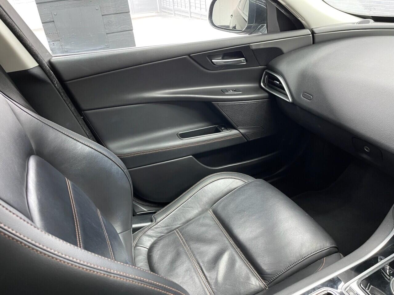 Used Jaguar XE 2017 for sale - 77524402: Photo 43