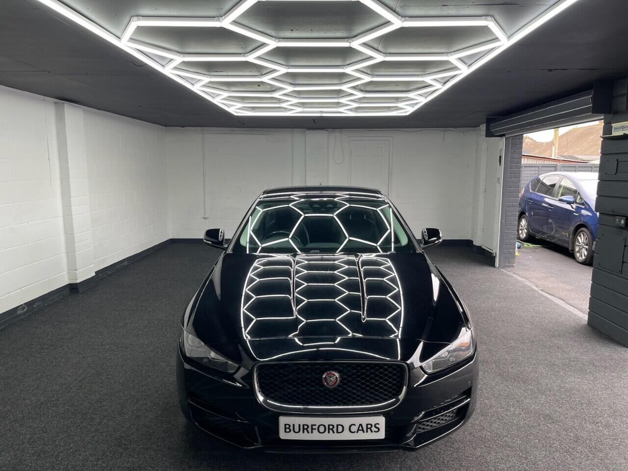 Used Jaguar XE 2017 for sale - 77524402: Photo 5