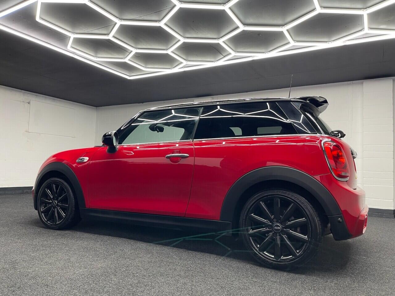 Used MINI Hatch 2018 for sale - 76832309: Photo 16