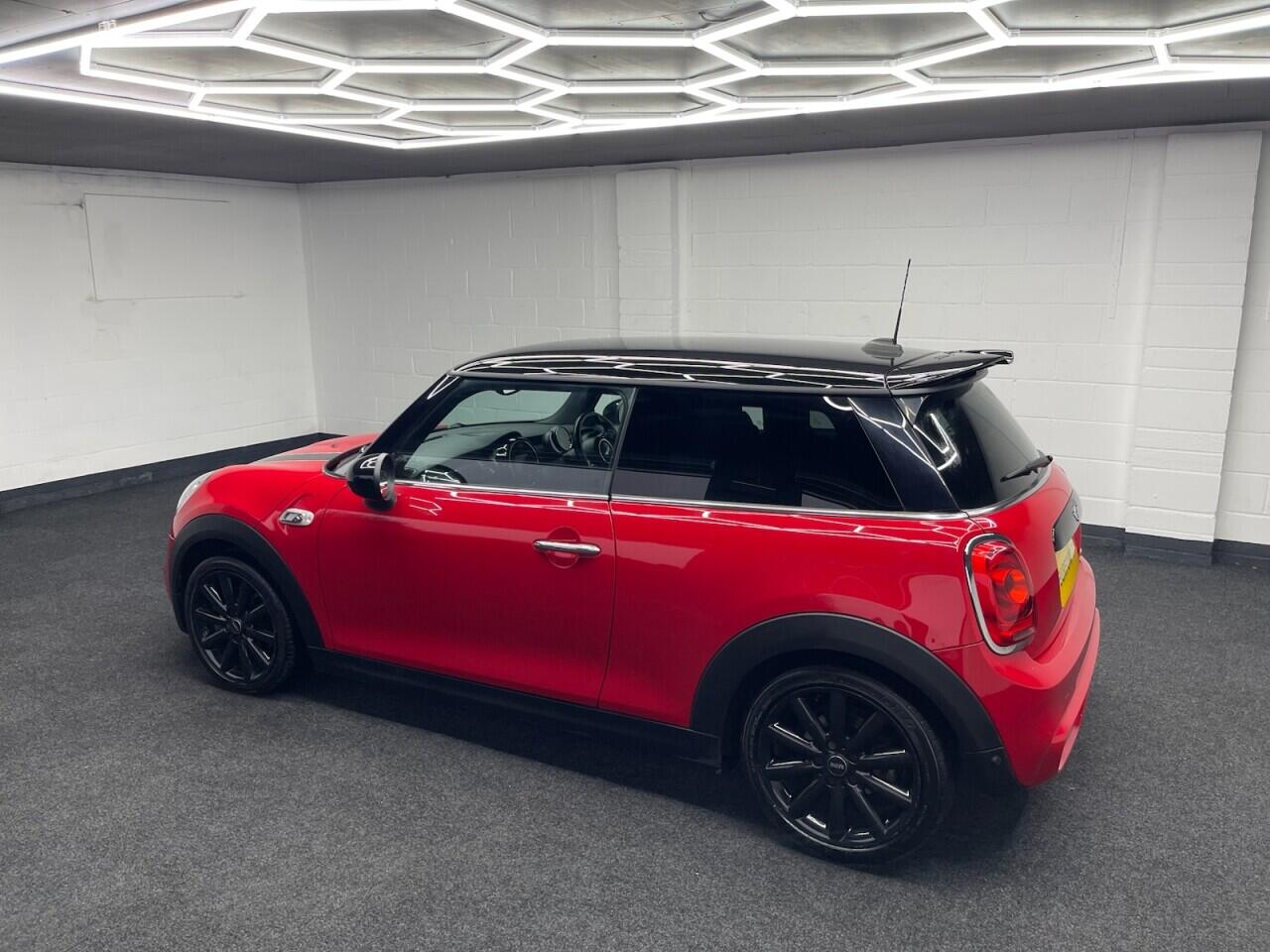 Used MINI Hatch 2018 for sale - 76832309: Photo 17