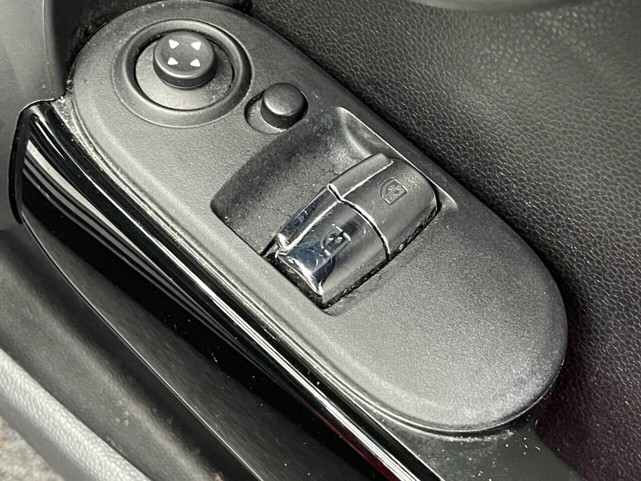 Used MINI Hatch 2018 for sale - 76832309: Photo 26