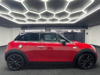 Used MINI Hatch 2018 for sale - 76832309: Photo
