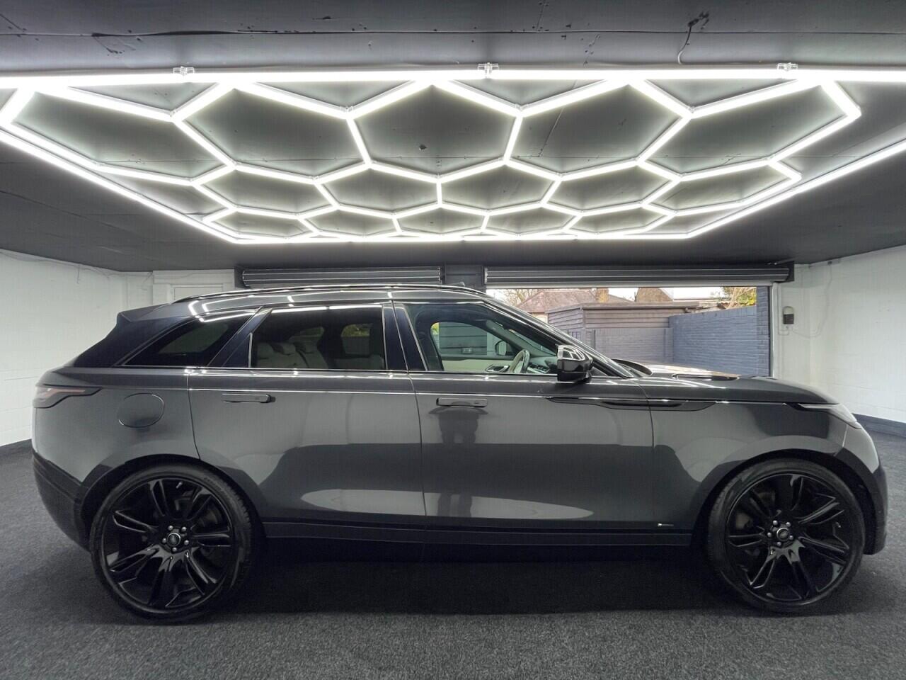 Used Land Rover Range Rover Velar 2019 for sale - 76635432: Photo 3