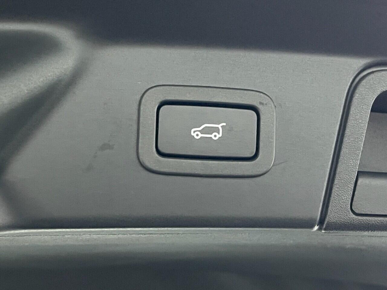 Used Land Rover Range Rover Velar 2019 for sale - 76635432: Photo 31