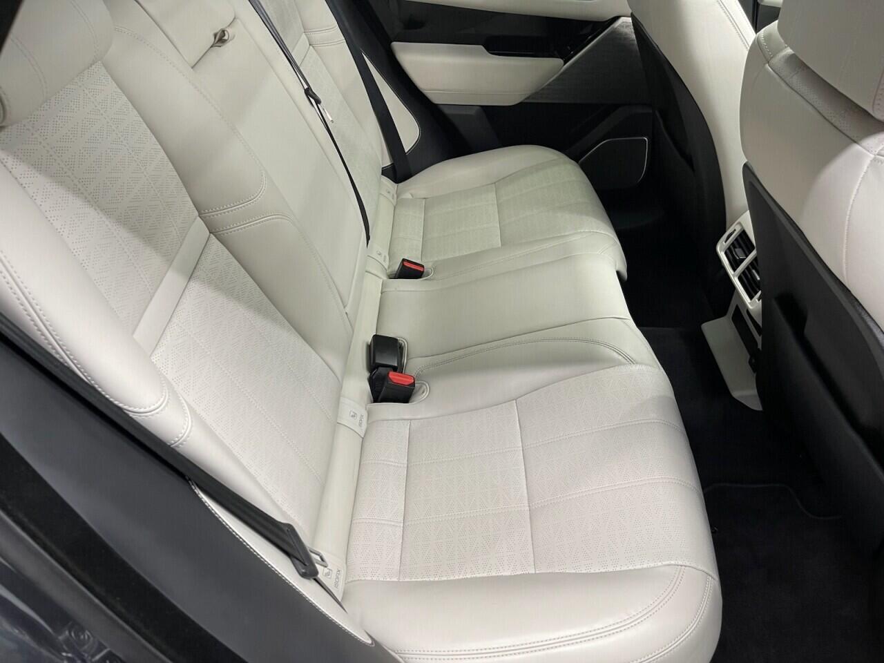 Used Land Rover Range Rover Velar 2019 for sale - 76635432: Photo 32