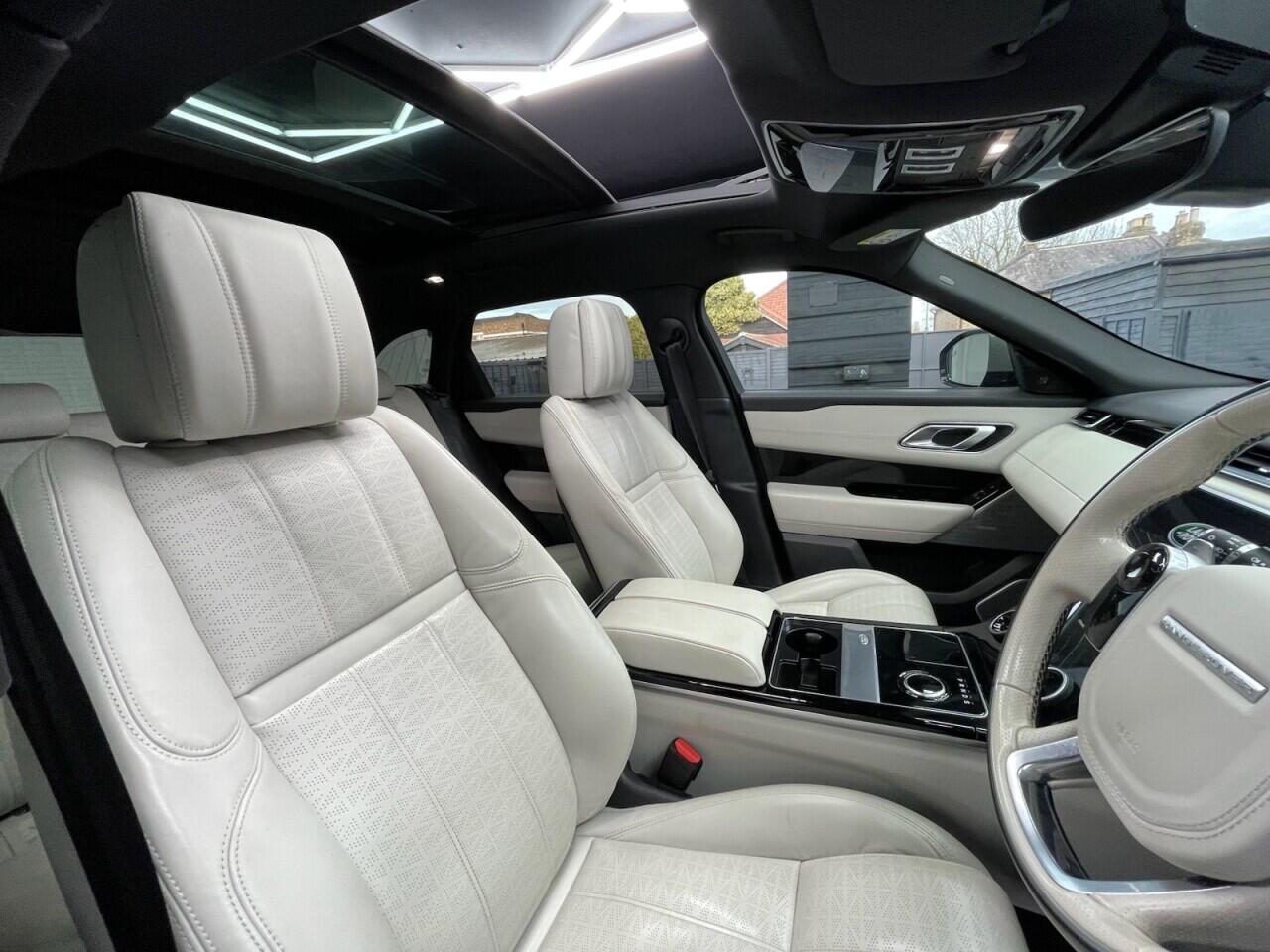 Used Land Rover Range Rover Velar 2019 for sale - 76635432: Photo 4