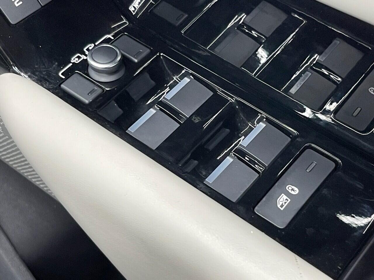 Used Land Rover Range Rover Velar 2019 for sale - 76635432: Photo 40