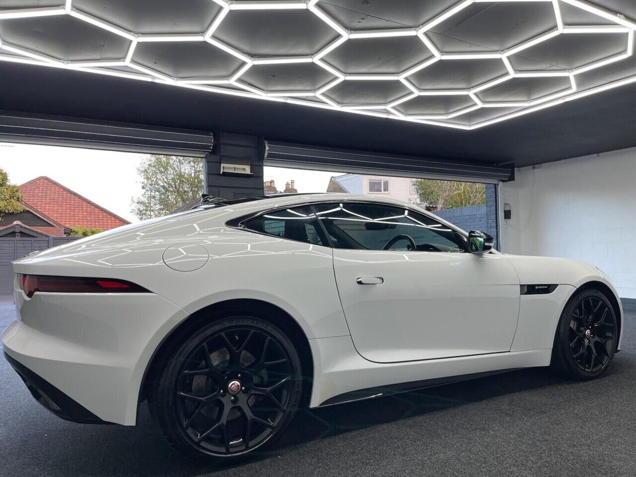 Used Jaguar F-Type 2019 for sale - 76992933: Photo 24