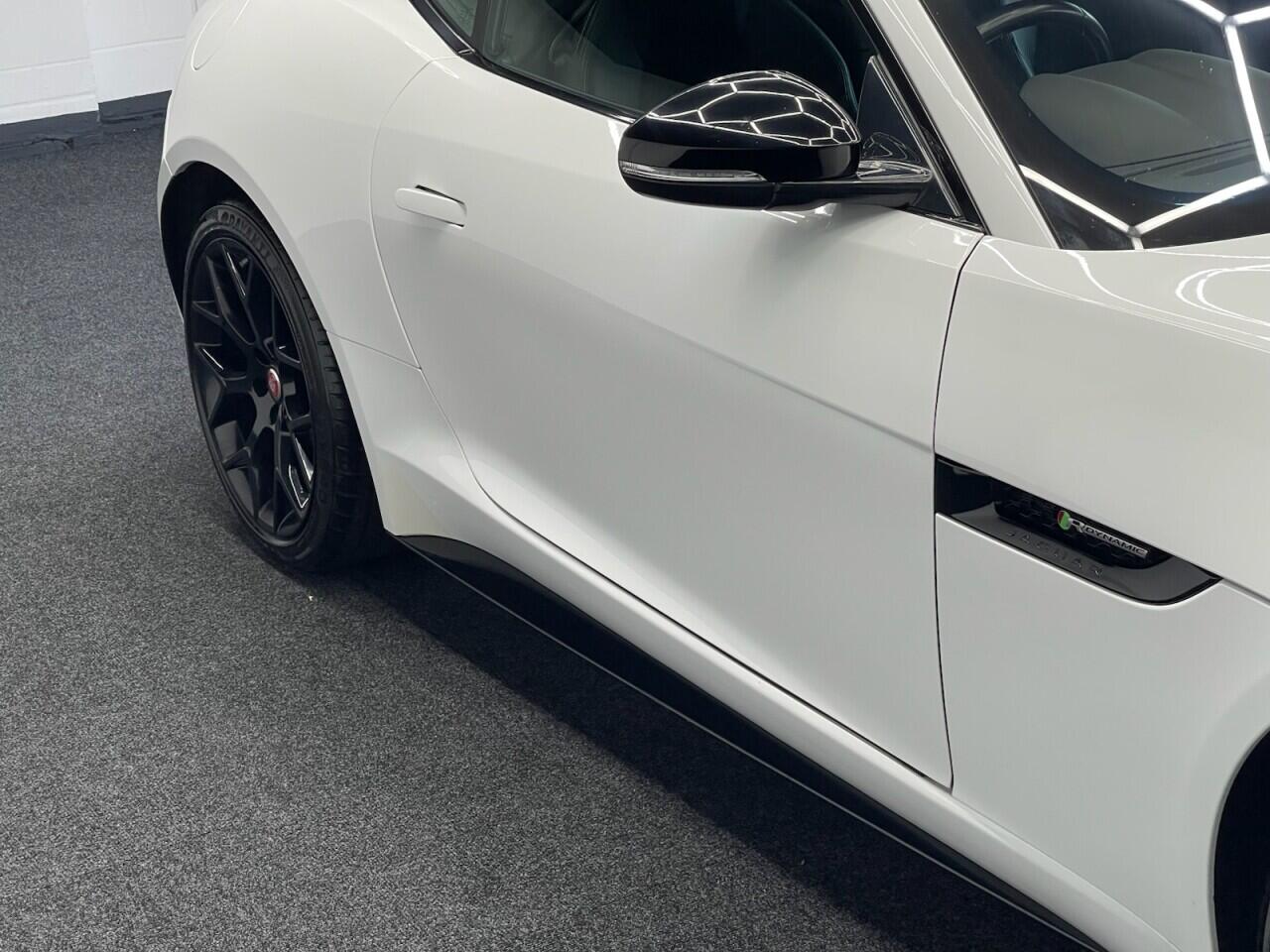 Used Jaguar F-Type 2019 for sale - 76992933: Photo 26