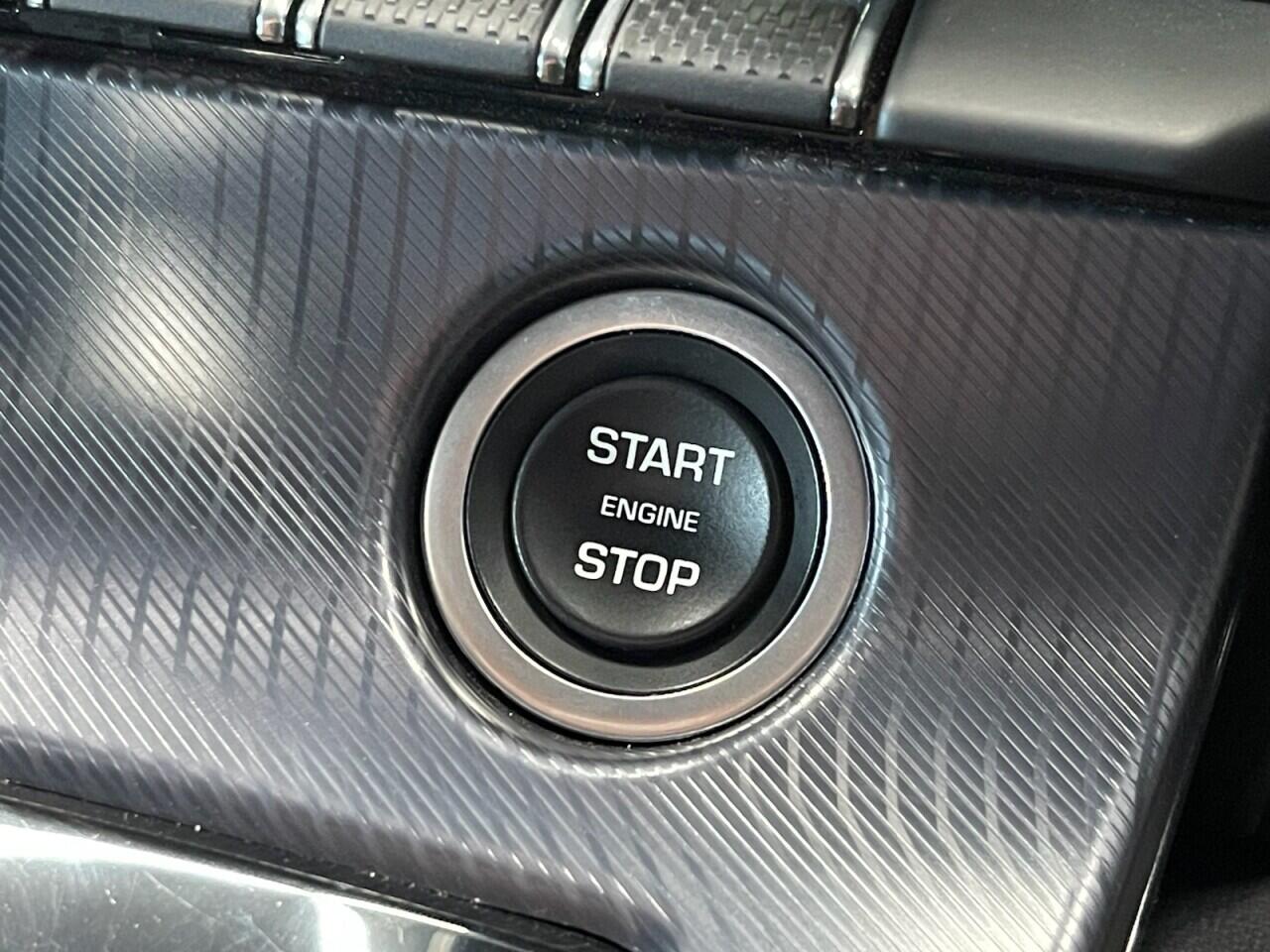 Used Jaguar F-Type 2019 for sale - 76992933: Photo 37