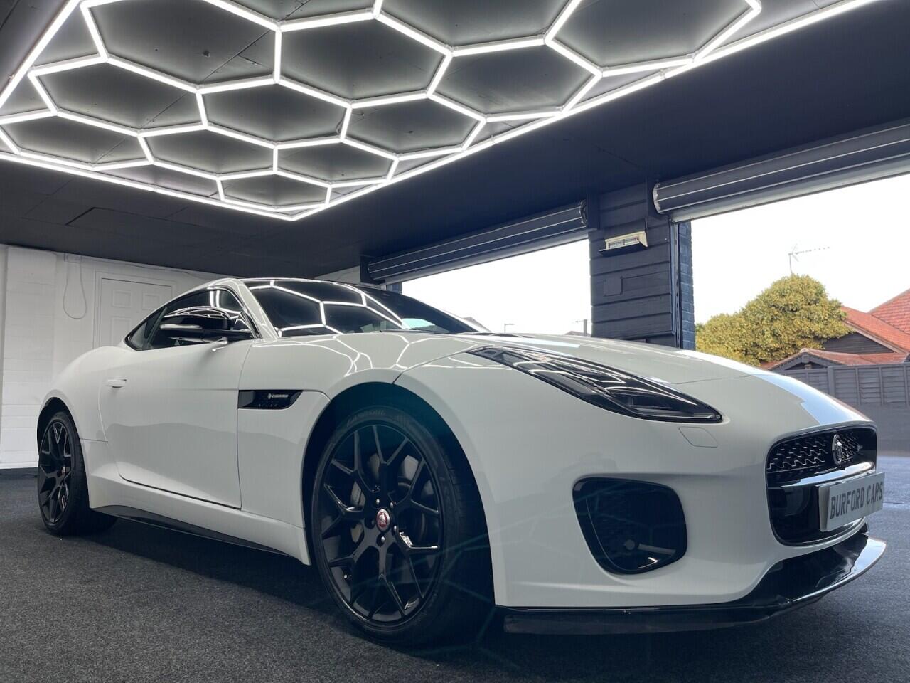 Used Jaguar F-Type 2019 for sale - 76992933: Photo 4