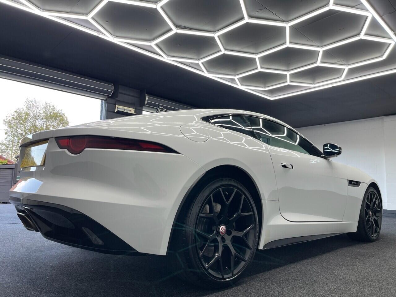 Used Jaguar F-Type 2019 for sale - 76992933: Photo 7