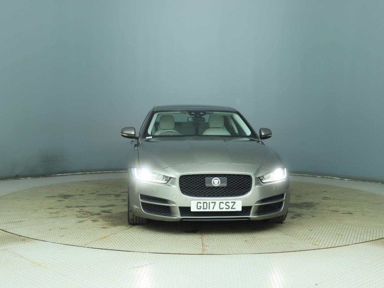 Used Jaguar XE 2017 for sale - 76635449: Photo 2