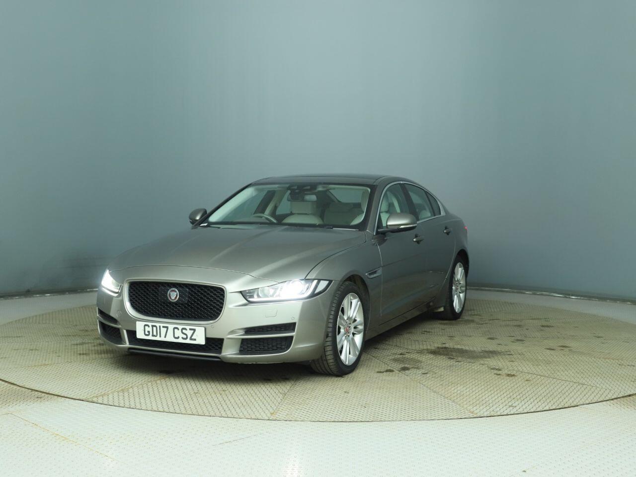 Used Jaguar XE 2017 for sale - 76635449: Photo 3