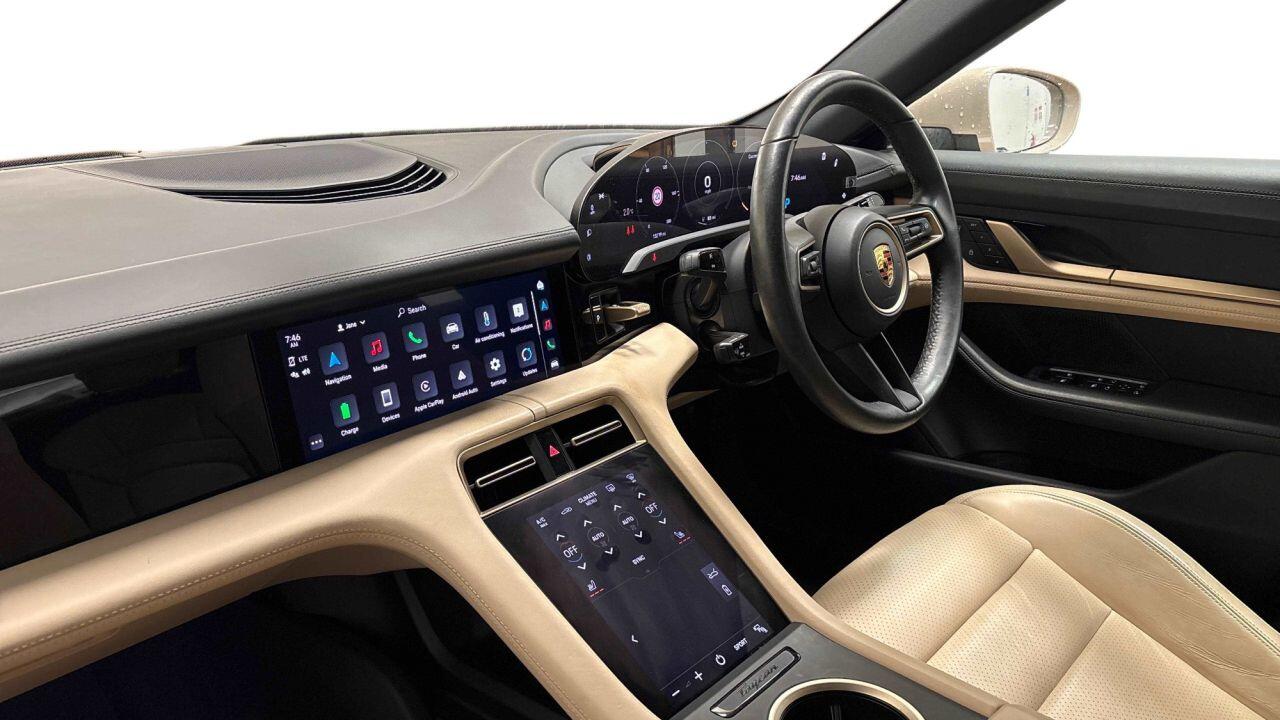 Used Porsche Taycan 2022 for sale - 77612852: Photo 2