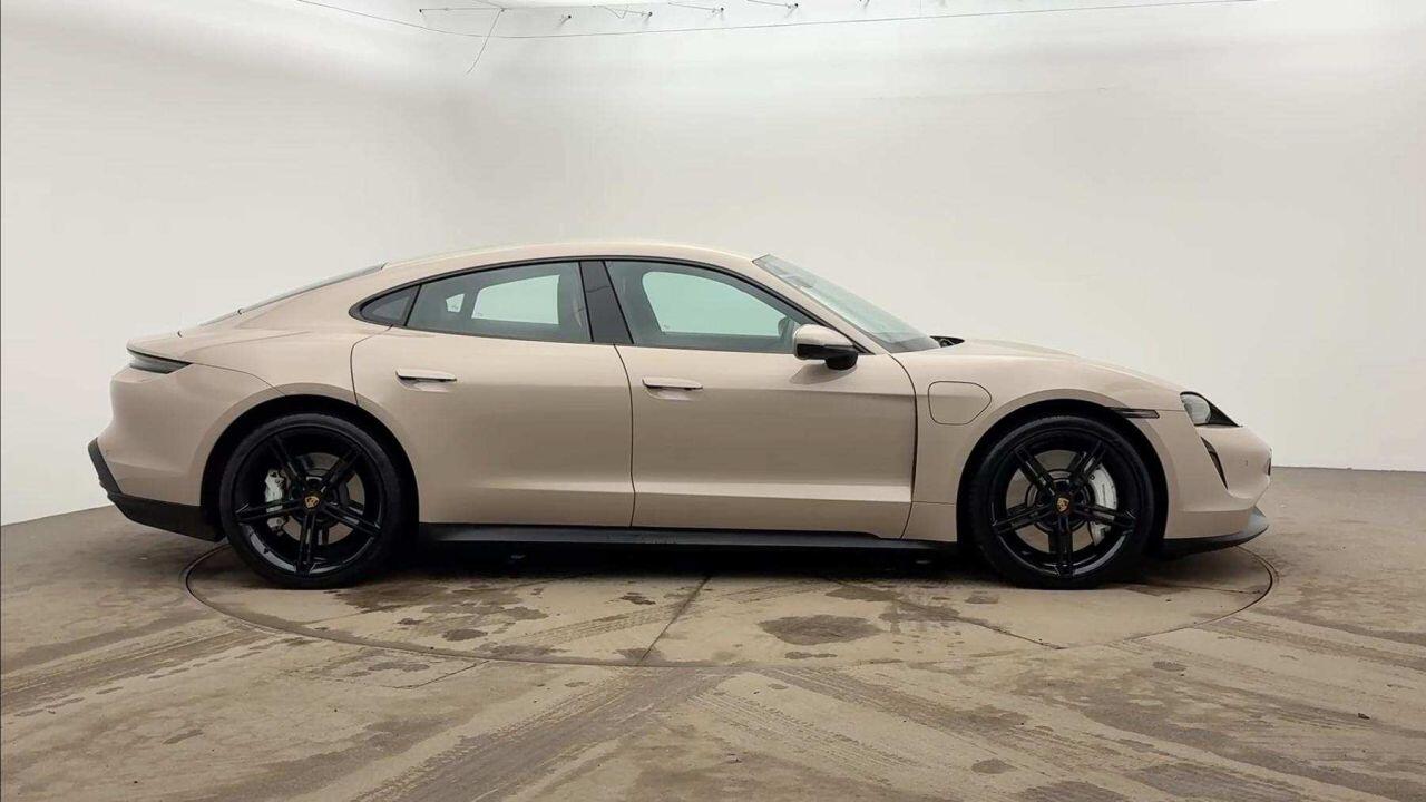 Used Porsche Taycan 2022 for sale - 77612852: Photo 3