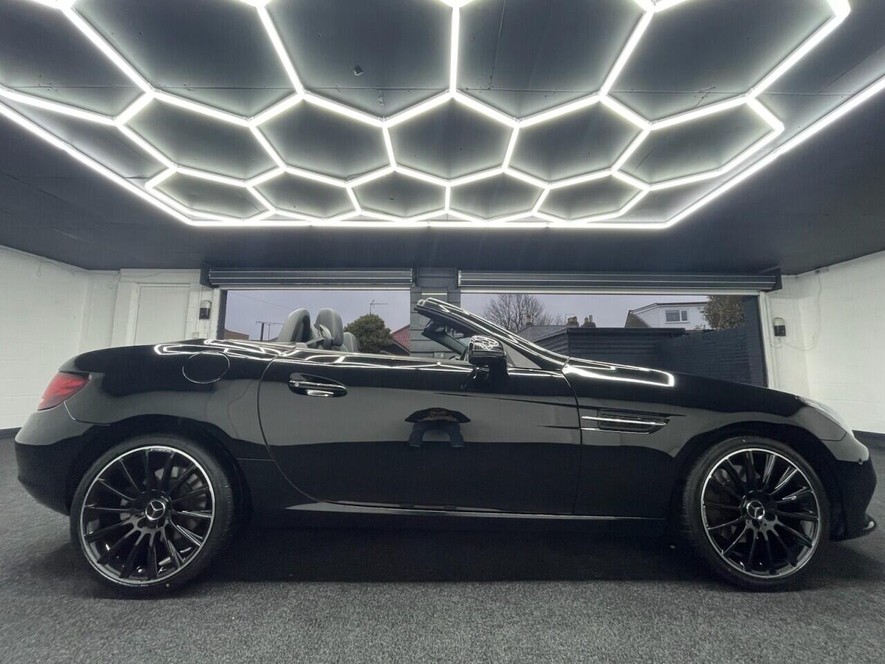 Used Mercedes-Benz SLC 2017 for sale - 76635440: Photo 3