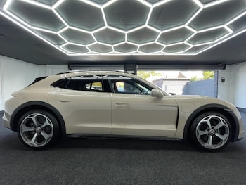 Used Porsche Taycan 2021 for sale - 78898692: Photo