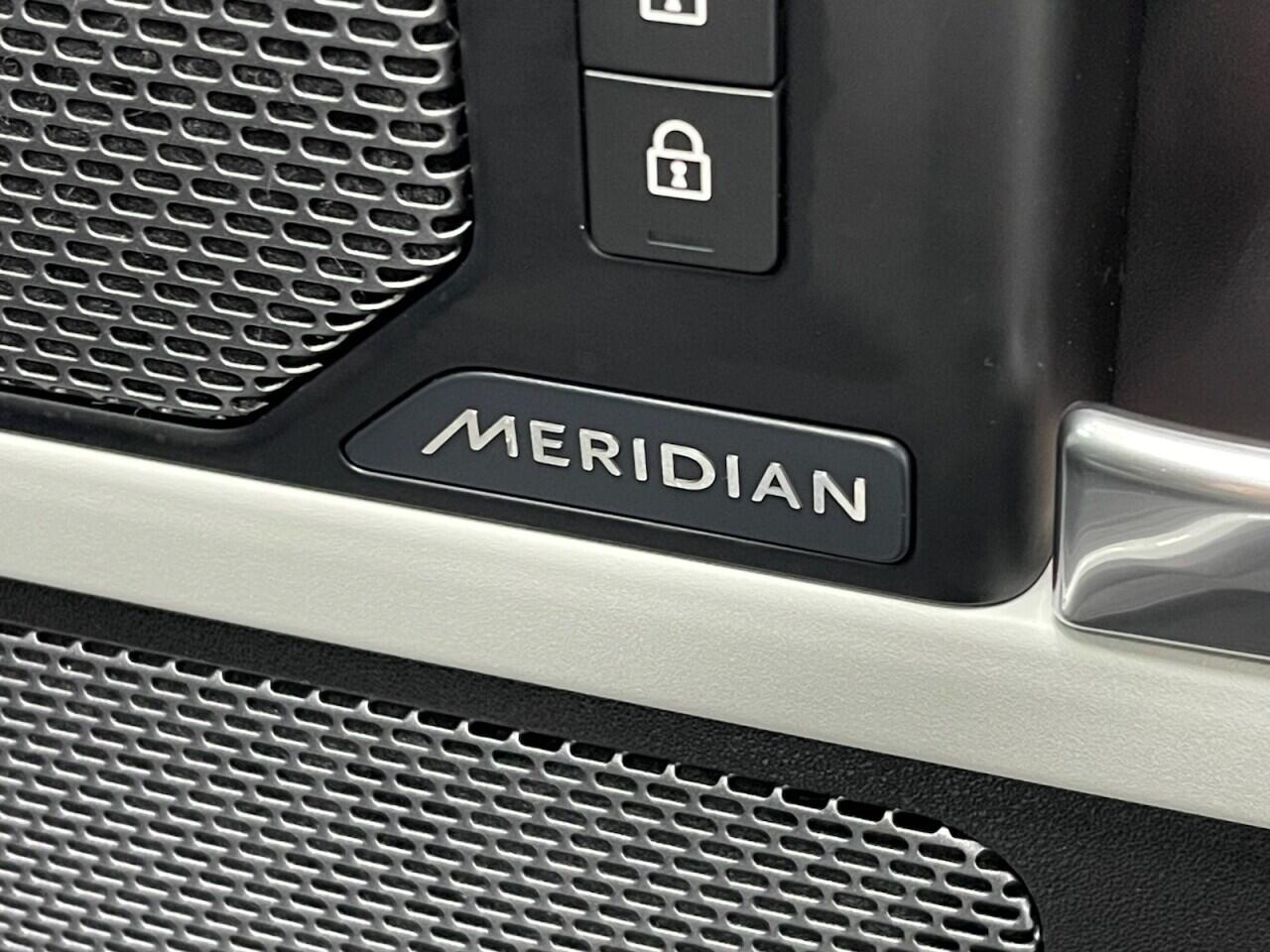 Used Land Rover Defender 2020 for sale - 78046658: Photo 11