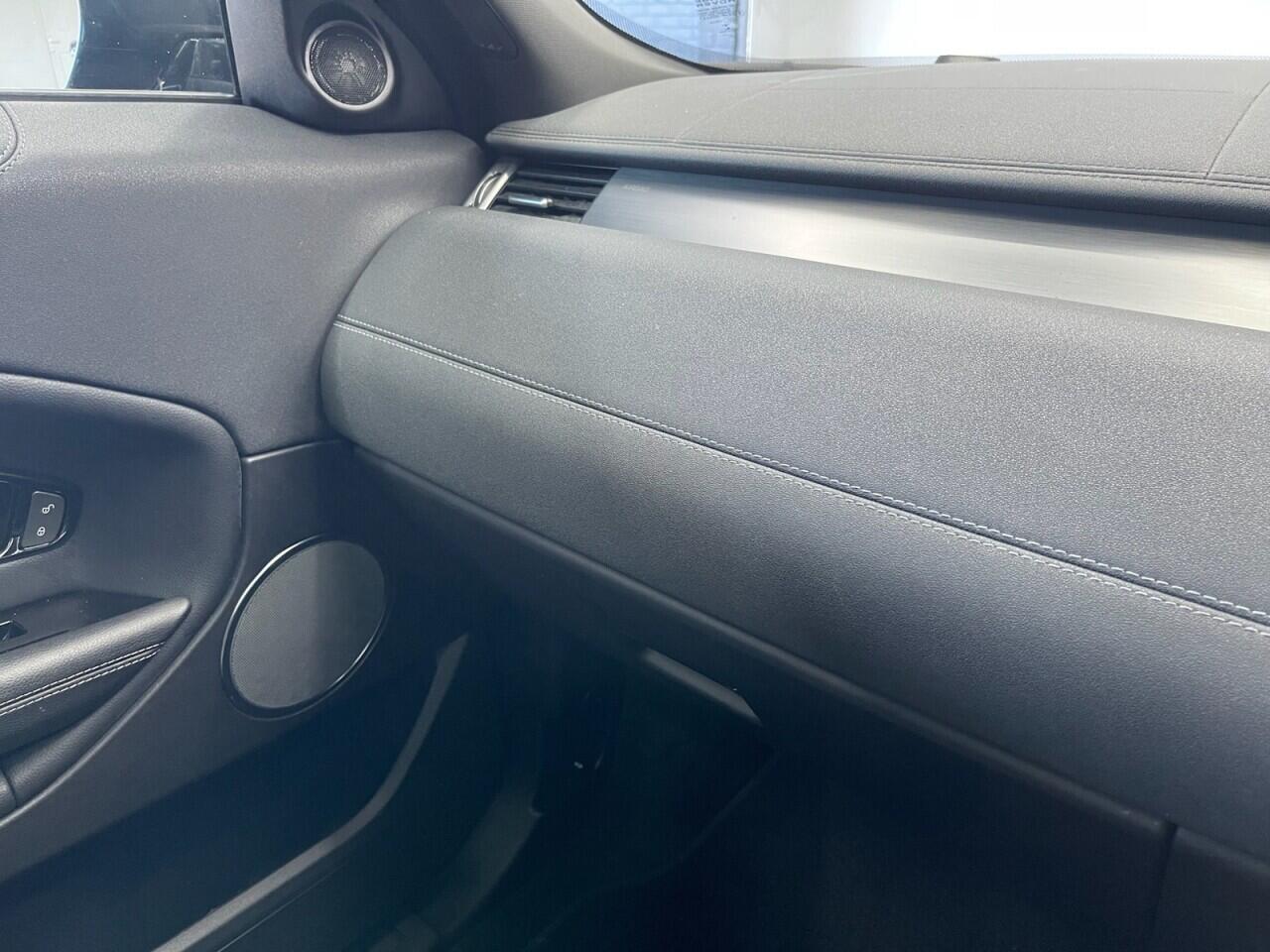 Used Land Rover Range Rover Evoque 2018 for sale - 76632917: Photo 40