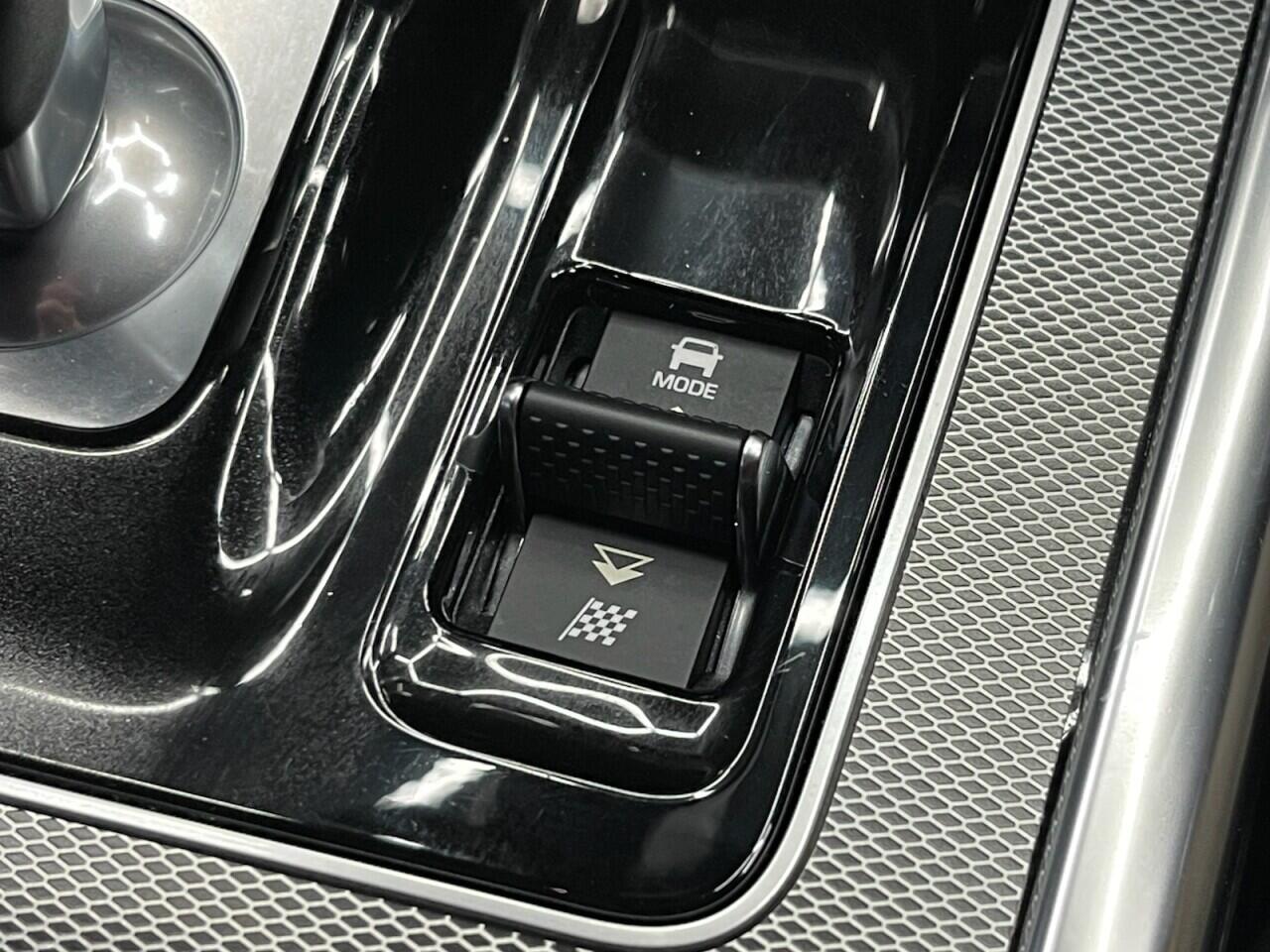 Used Jaguar XE 2020 for sale - 77377303: Photo 43