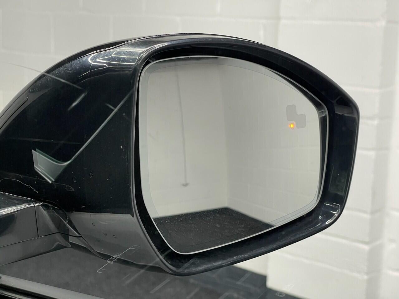 Used Land Rover Discovery Sport 2019 for sale - 76635421: Photo 51