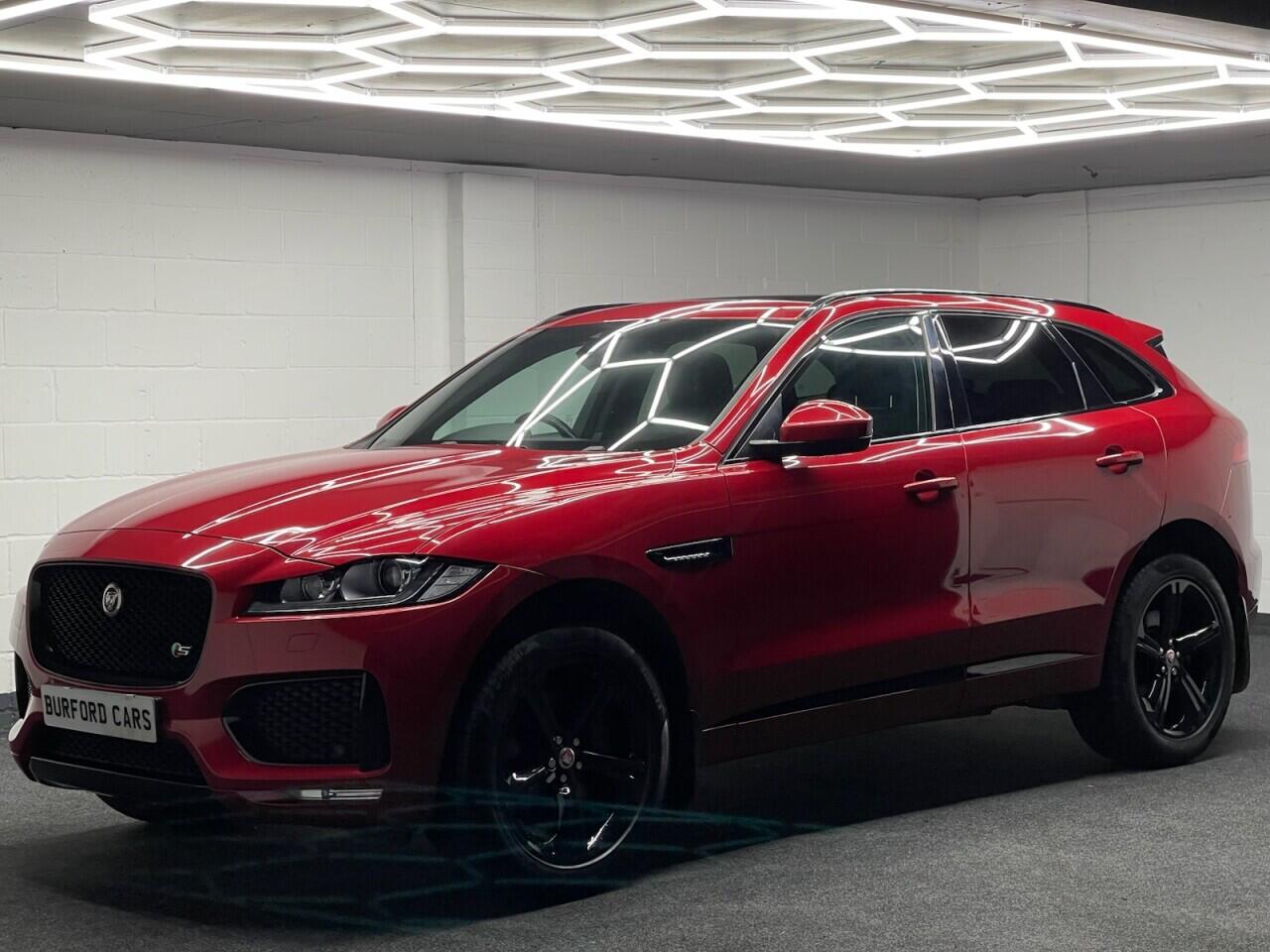 Used Jaguar F-Pace 2016 for sale - 76912772: Photo 2