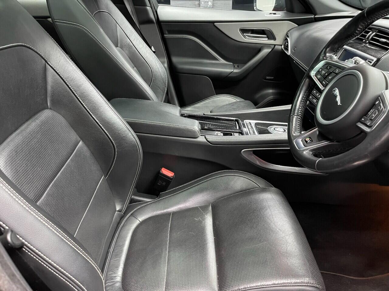 Used Jaguar F-Pace 2016 for sale - 76912772: Photo 27