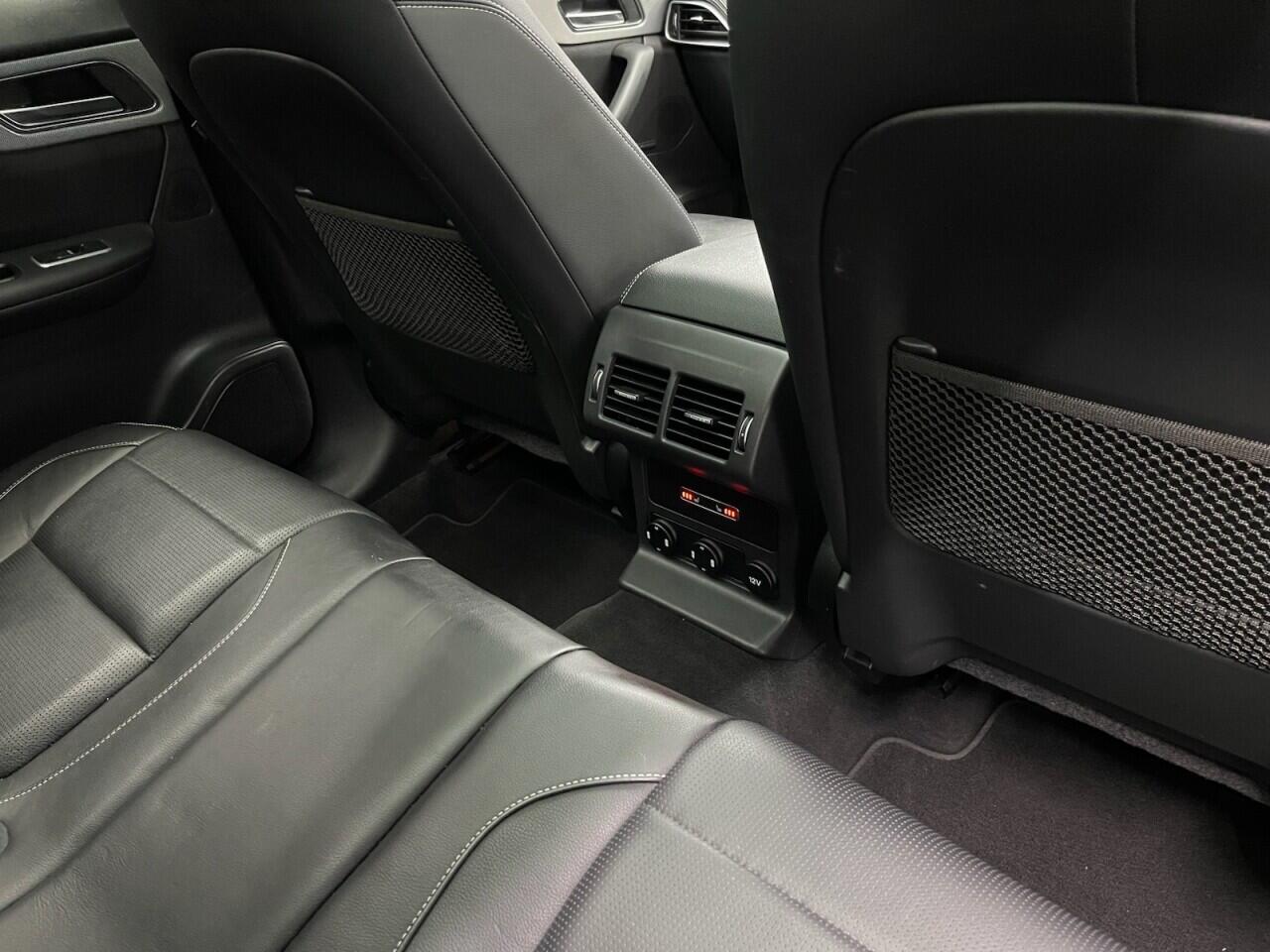 Used Jaguar F-Pace 2016 for sale - 76912772: Photo 32