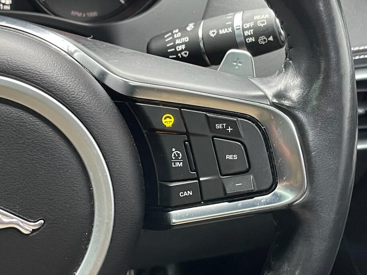 Used Jaguar F-Pace 2016 for sale - 76912772: Photo 37