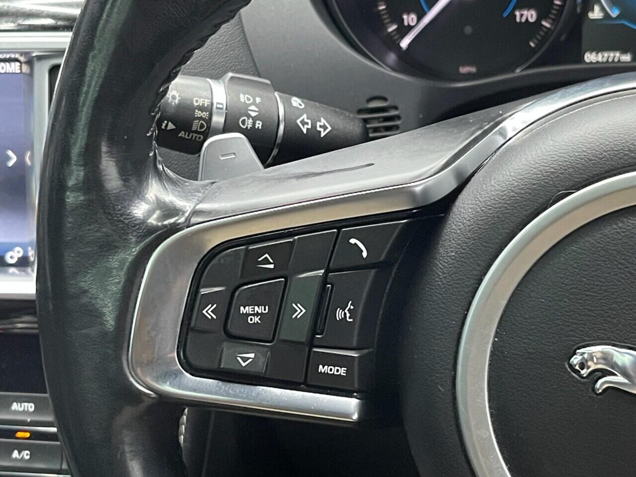 Used Jaguar F-Pace 2016 for sale - 76912772: Photo 38