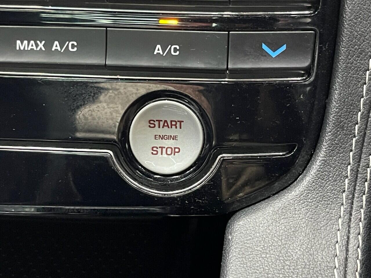 Used Jaguar F-Pace 2016 for sale - 76912772: Photo 39