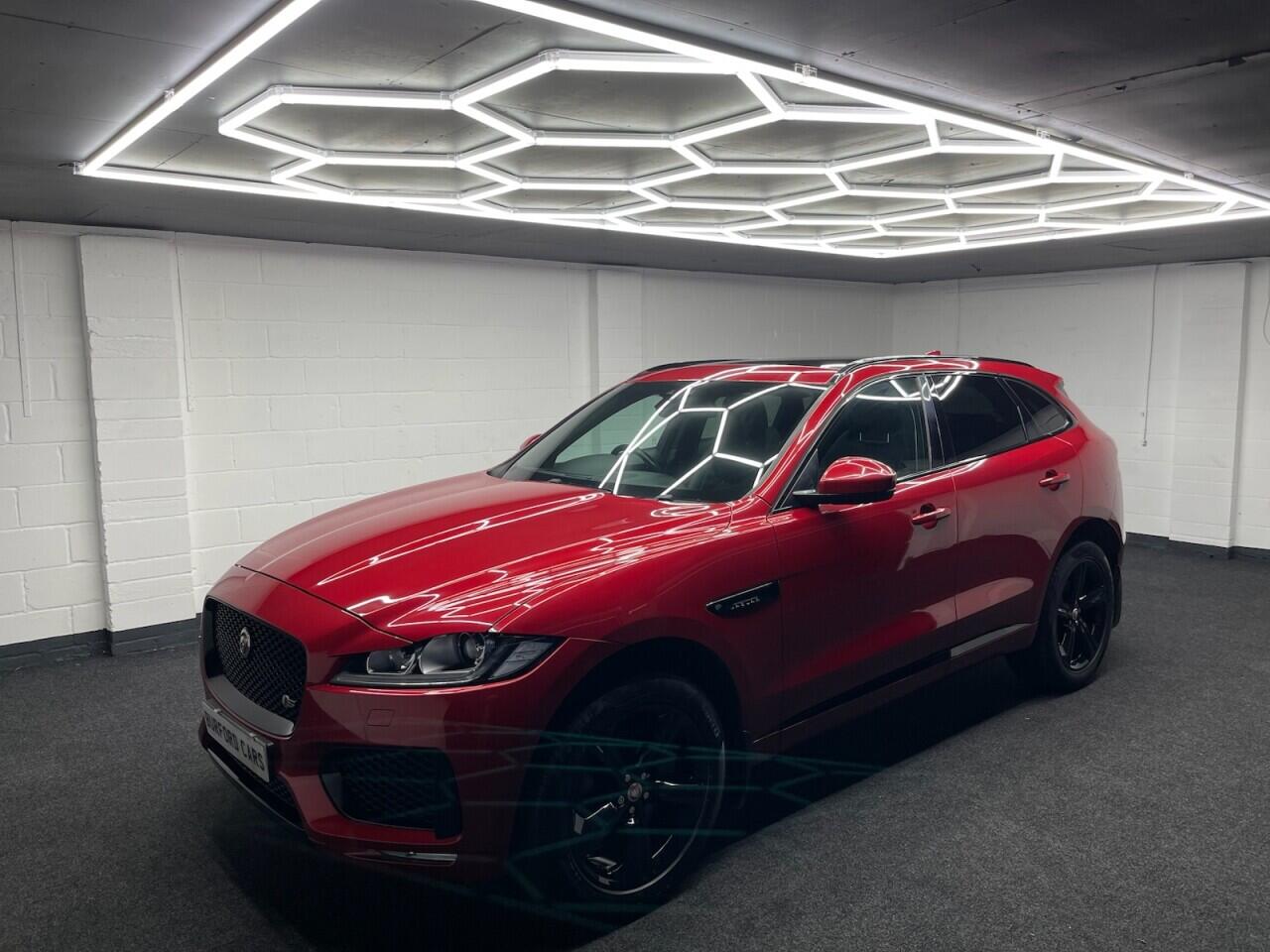 Used Jaguar F-Pace 2016 for sale - 76912772: Photo 4